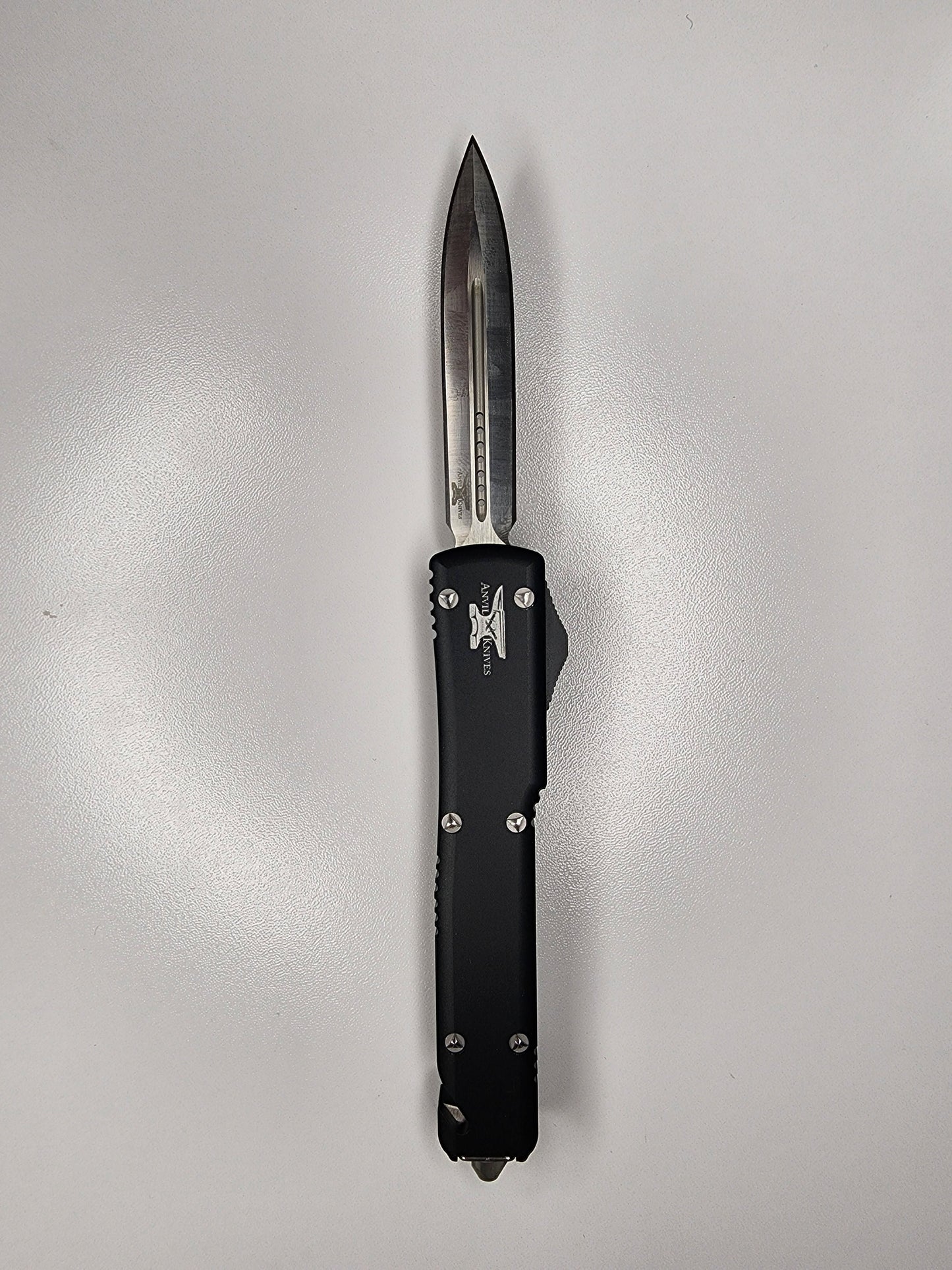 Sleek Standard Dagger